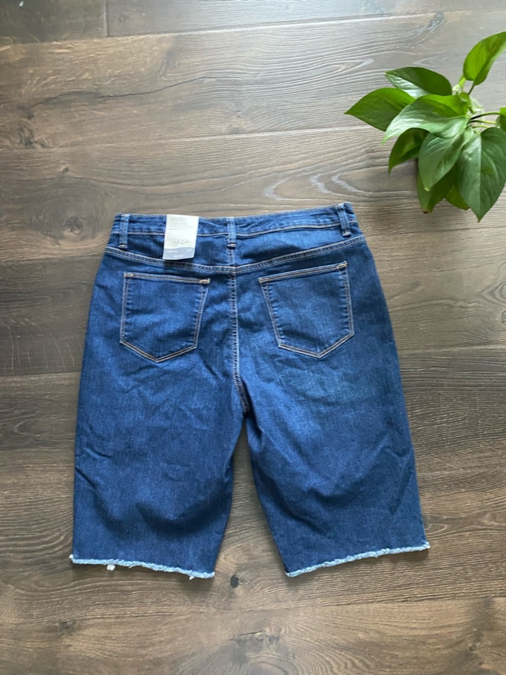 Style & Co. Dark Indigo Denim Cut Off Bermuda Shorts Casual Summer Size 10 - Picture 4 of 6
